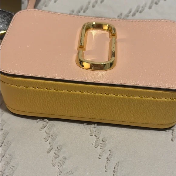 Marc Jacobs Pink and Gold Crossbody Bag with Gold Accents - Picture 10 of 10